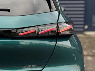 Peugeot 308 1.2 Hybrid 145 e-DCS6 Allure | Adaptive Cruise Control | Stoelverwarming | Climate Control | Parkeercamera/-sensoren | Navigatie | Apple Carplay/Android Auto | Full LED | Draadloze telefoonlader | / 9