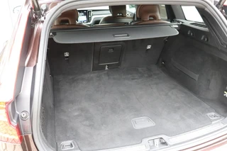 Volvo V60 2.0 T8 Twin Engine AWD Inscription (391PK) ORIG.NL/NW.PR73000/DEALERONDERH. / 60