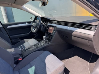 Volkswagen Passat 1.4 TSI PHEV * Panoramadak * Headup display * Dealer onderhouden * / 21