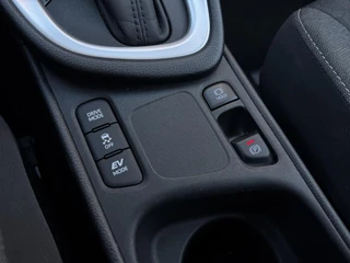 Toyota Yaris 1.5 Hybrid First Edition Apple Carplay/Android Auto, Camera, Climate/Cruise Control, Navigatie / 19