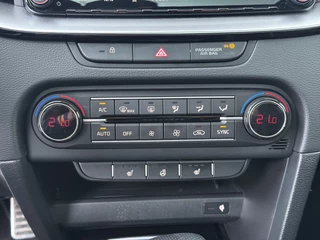 Kia XCeed 1.5 T-GDi GT-Line Automaat  - Kantel / Schuifdak  - Apple Carplay / Android Auto - Navigatie - ACC - Climate Control - Stoel / Stuurwielverwarming - Fabrieksgarantie tot 04-2032 / 31