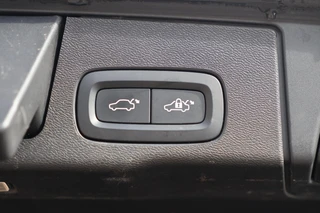 Volvo XC60 T6 Recharge AWD R-Design | Stoelverwarming & Koeling | 360° Camera | Panoramadak | Long Range | H/K | Keyless / 14
