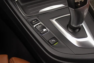 BMW 3-serie 316i Executive | Luxury Line | Sportstuur | Cruise control | Sportstoelen | Stoelverwarming | Climate control | Navigatie | Bluetooth | Regensensor | Lichtpakket | 18 inch | PDC / 28