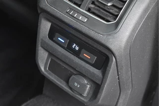 Volkswagen Tiguan 1.4 TSI ACT 150 pk Connected Series  NL-Auto | DAB | Elekt.trekhaak | Carplay | Cruise Control | Climate Control | NAP / 34