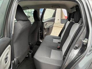 Toyota Yaris 5-DEURS NL-AUTO 1E-EIG DEALER-OND 5-DEURS AIRCO RADIO/CD  TREKHAAK ALL-SEASONS / 5