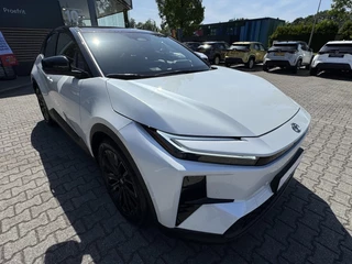 Toyota C-HR+ EXECUTIVE AWD 77 kWh NIEUW & DIRECT LEVERBAAR!! PREMIUM PACK PANO-DAK BLIND-SPOT PARK-SENSOREN 360° CAMERA STOEL/STUURVERW WARMTEPOMP EL-ACHTERKLEP / 10