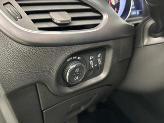 Opel Astra Sports Tourer 1.2 Edition LM CARPLAY CRUISE LED. / 19