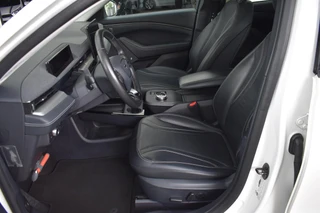 Ford Mustang Mach-E RWD 75 kWh | Pano | Leder | B&O| Winterpakket | / 9