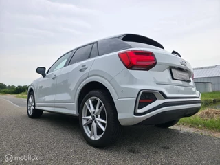 Audi Q2 35 TFSI S Edition / Pano / Navi / Camera / Virtual / 34