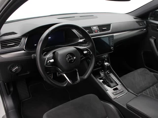 Škoda Superb Combi 1.4 TSI iV Sportline Business | Trekhaak | Camera | Stoel/Stuur Verwarming | Carplay | Navigatie | Climatronic | 19 Inch | 39.084 Km !! / 4