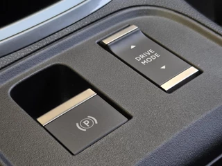 Fiat 600e Abarth Scorpionissima 54 kWh | Apple-Android | Sportstoelen | Parkeercamera / 23