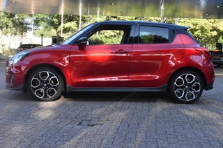 Suzuki Swift 1.4 Sport Smart Hybrid | Sportstoelen | Stoelverwarming | BSM | Adaptieve Cruise | 12 mnd BOVAG Garantie | Whatsapp 06-53188999 / 23