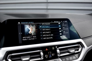 BMW 3 Serie 330e M Sport Individual  | 19'' Wielen | Lederen Bekleding | CarPlay | Audio Media Pack | 1e Eigenaar | / 13