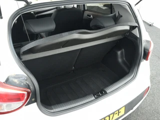 Hyundai i10 1.0i i-Premium Navigatie | Stoelverwarming | Cruise control / 17