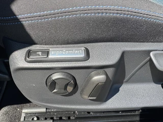 Volkswagen Passat 1.4 TSI PHEV * Panoramadak * Headup display * Dealer onderhouden * / 11