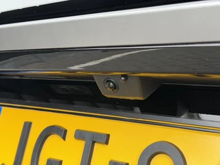 Peugeot e-3008 Launch Edition Dual Motor 73 kWh 325PK Automaat Navigatie, Rondomzichtcamera, Keyless, Panoramadak, Stoel & Stuurwielverwarming, Apple Carplay, Android Auto / 12