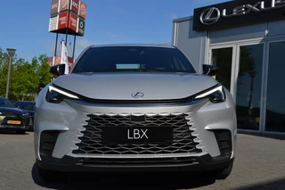 Lexus LBX 1.5 2WD / 9
