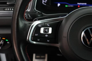 Volkswagen T-Roc 1.5 TSI 150pk DSG R-Line Sport Keyless Virtual Cockpit Navigatie / 15