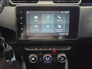 Dacia Duster 1.3 TCe 150 Journey  Navigatie CruiseControl Trekhaak / 13