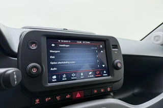 Fiat Panda 1.0 Hybrid City Life 69 PK | Airco | Dakrails | Weinig kilometers | Hoge instap | Zuinige motor | Electrische ramen | 5 Zitplaatsen / 18