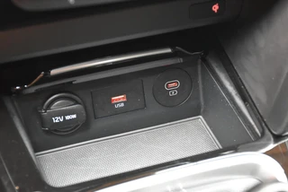 Kia Ceed 1.0 T-GDi 100pk Design Edition / 25