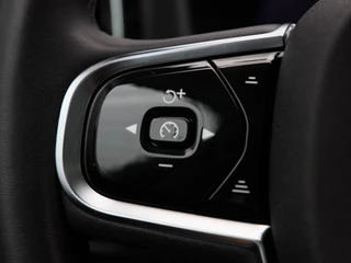 Volvo XC60 2.0 T8 455 Pk Plug-in hybrid AWD Plus Bright | Panoramadak | Trekhaak | 360° Camera | Harman Kardon | Leder | 19 Inch | 35.116 Km!! / 32