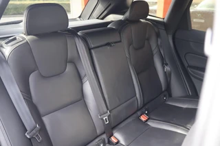Volvo XC60 T6 Recharge AWD R-Design | Stoelverwarming & Koeling | 360° Camera | Panoramadak | Long Range | H/K | Keyless / 25