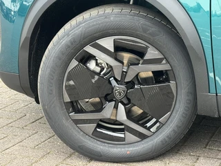 Peugeot e-2008 Envy EV 54kwh 156pk | Apple Carplay/Android Auto | Adaptieve Cruise Control | Lichtmetalen velgen 17 inch | Draadloos laden / 30