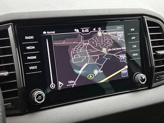 Skoda Karoq 1.5 TSI ACT Sportline Business | Automaat | Adaptive Cruise | Stoel/stuurverwarming | CarPlay | Camera / 22