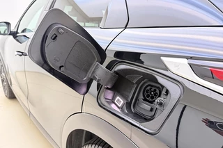 DS 3 Crossback E-Tense Performance Line+ 50 kWh | Navigatie | Camera | Keyless | Lichtmetalen velgen | Parkeersensoren | Extra getint glas / 19