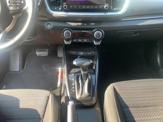 Kia Stonic 1.0 T-GDi MHEV DynamicPlusLine | Automaat | Climate Control | Cruise Control | Camera | Navigatie | Privacy Glass | / 17