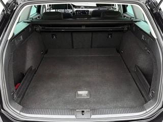 Volkswagen Passat Variant 1.5 TSI Business Automaat | Adaptive Cruise | Stoelverwarming | CarPlay | Trekhaak / 31