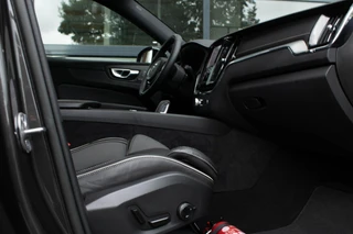 Volvo XC60 2.0 T6 PHEV Long range AWD R-Design|360 Camera|Trekhaak|Harmann|HUD|Stoel+Stuurverwarming| / 45