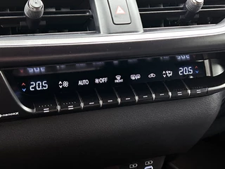 Lexus UX 250h F Sport Design | Automaat | Adaptive Cruise | Leder / 23