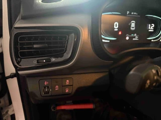 Kia Stonic 1.0 T-GDi MHEV 100pk DCT7 DynamicLine / 23