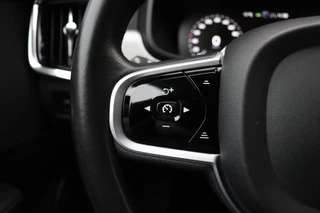 Volvo S90 2.0 T4 Momentum | CAMERA | VIRTUAL COCKPIT | CRUISE | APPLE CARPLAY | / 23