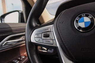 BMW 7-serie 740i High Executive | 2e eigenaar | Driving Assistant Plus | Innovation pakket | Massage | Dodehoekdetectie | Adaptieve cruise | 360 camera | Stoelventilatie | Gesture control / 24