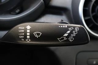 Audi A1 Sportback 1.0 TFSI 96pk Adrenalin 5 deurs  / Navigatie / Bluetooth / S Line Exterieur / Cruise Control / LED Achterlichten / Mistlampen / Lederen Sportstuur / Multifunctioneel Stuurwiel / 17 Inch / 32