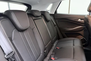 Opel Grandland X 1.6 Turbo Hybrid Elegance Automaat | Lederen bekleding | Stoelverwarming en ventilatie | Electrische achterklep | Keyless | Navigatie | DAB radio / 18