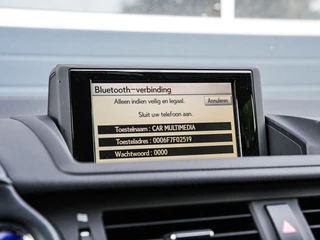 Lexus CT 200h Hybrid | Camera | Navi | Alcantara | Climate control | Cruise control | DAB+ | Trekhaak | Bluetooth / 12