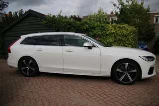 Volvo V90 2.0 T4 R Design Pano | Trekhaak | Apple carplay | Pilot assist | / 2