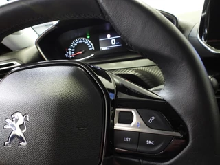 Peugeot 2008 1.2 PureTech 130PK Allure Pack NAVI/CAMERA/CLIMA/LED/17"LMV! / 17