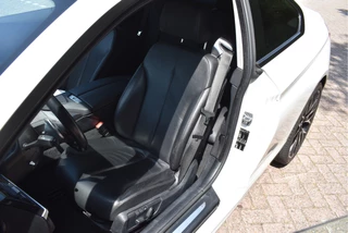 BMW 6 Serie 640i High Executive 320 PK | Camera | Leder | Elekt.stoelen memory | Full Led | Stoelverwarming | 20'Inch | Navi / 17