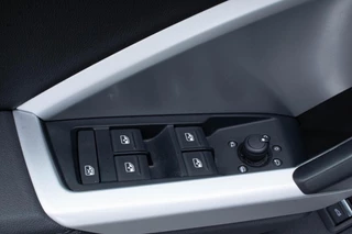 Audi Q3 Sportback 45 TFSI e S Edition|Camera|Stoelverwarming| / 25