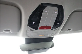 Kia EV3 Plus 81.4 kWh  - SOH 98,8% - Stoel/stuurwiel verwarming - Adaptieve Cruisecontrole - LED lampen - V2L - Fabrieksgarantie tot en met 03-2032 / 39