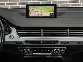 Audi Q7 3.0 TFSI quattro S-Line Panoramadak B&O Advanced Nachtzicht Luchtvering Leder ACC HUD Virtual Cockpit Soft-Close Achterasbesturing Trekhaak 21" / 27