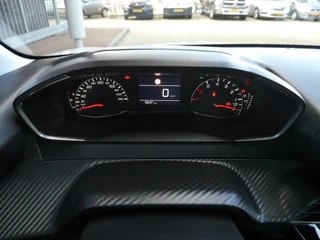 Peugeot 208 1.2 PureTech 100 Style | Lage km.stand | Airco | Cruise control | Parkeersensoren achter | Apple Carplay/Android Auto | Led verlichting / 16