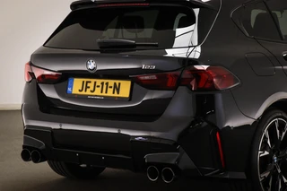 BMW 1-serie 123 xDrive | INNOVATION PACK | PANORAMADAK | STUURVERWARMING | MASSAGE |  HEAD UP | 360 CAMERA | 19" / 27