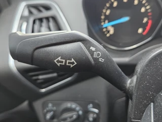Ford Kuga 1.6 Titanium NAVI PDC TEL LM LEER TREKHAAK / 38