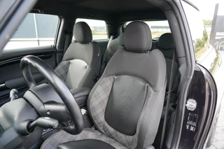 Mini Mini 1.5 Cooper Chili Serious Business | 1e eigenaar | Volledig onderhouden | Climate Control | LED | Cruise Control | Bluetooth | 18 inch | Navigatie | Comforttoegang | / 18